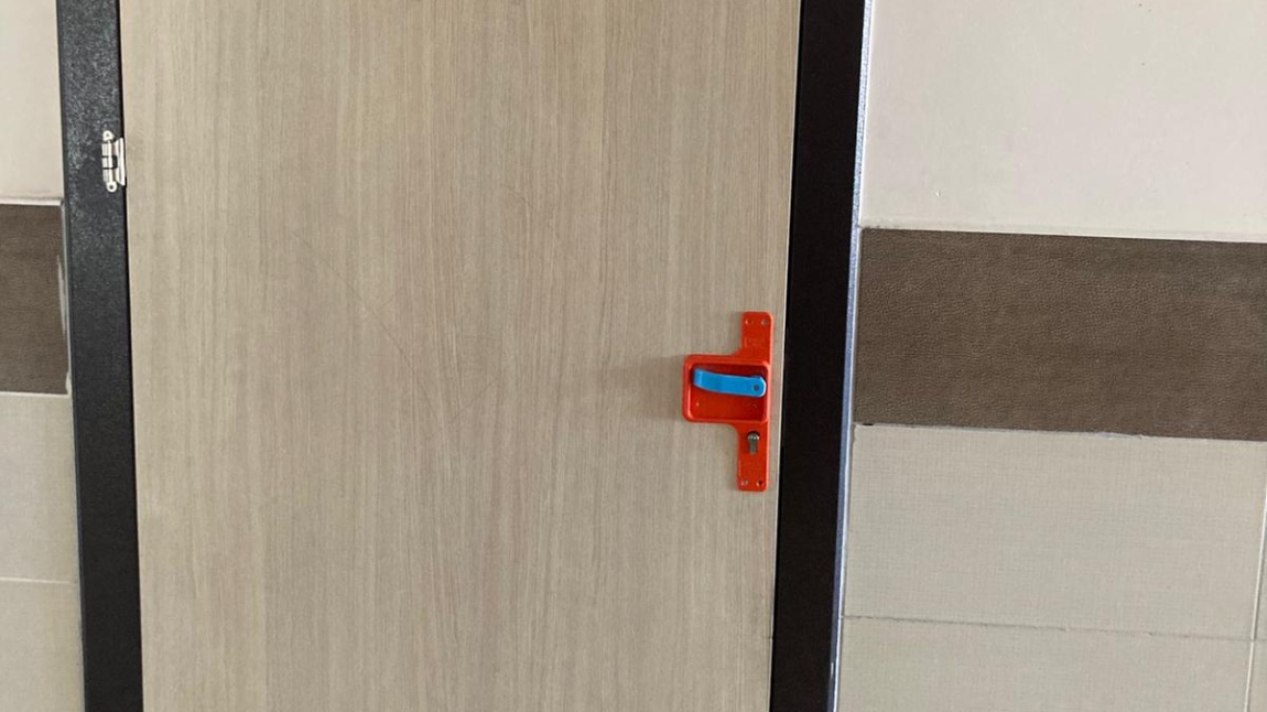 Güvenli Kapı Kolu Uygulaması